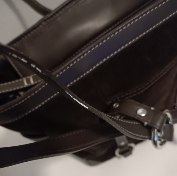 Coach Brown Suade Bag Needs To Be Cleaned - Picture 4 of 13